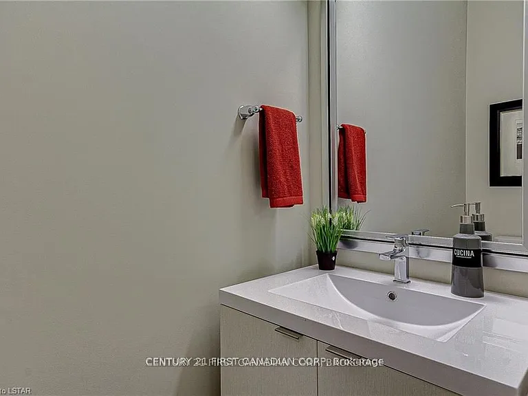 177 Edgevalley Rd #88 — Photo 5