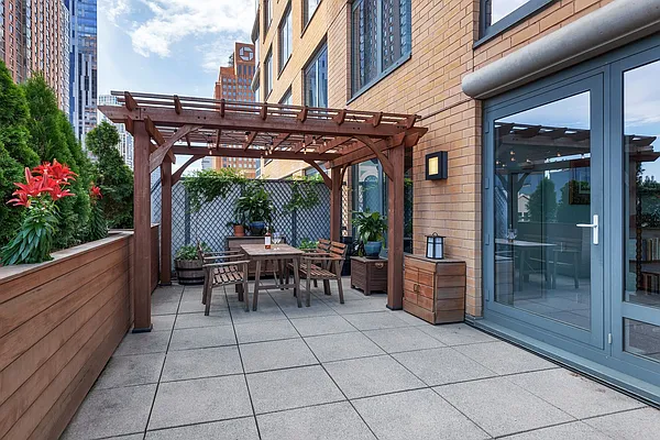 Sold by Compass | media 2