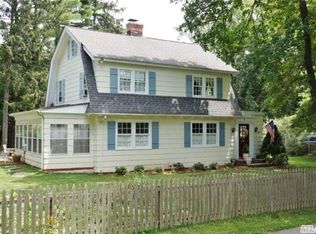 2 Adams Pl, Huntington Station, NY 11746