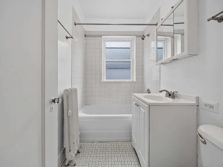 918 Greenbay Rd #2L — Photo 15