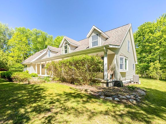 4th image of 6865 Custer Rd