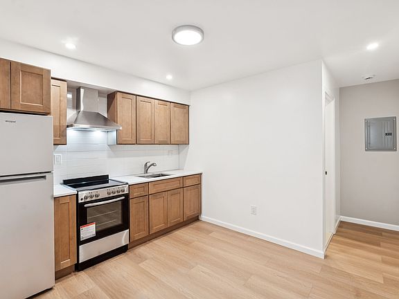 3rd image of 2242 S 15th St Floor 3