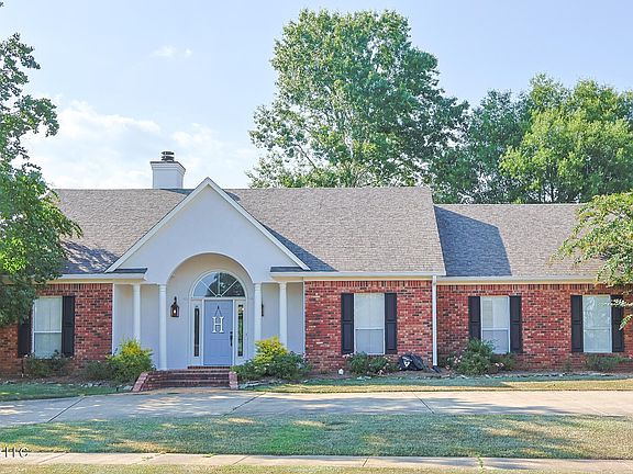 2nd image of 200 Woodlands Green Dr