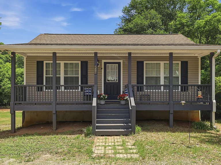 Circle Dr — Photo 9