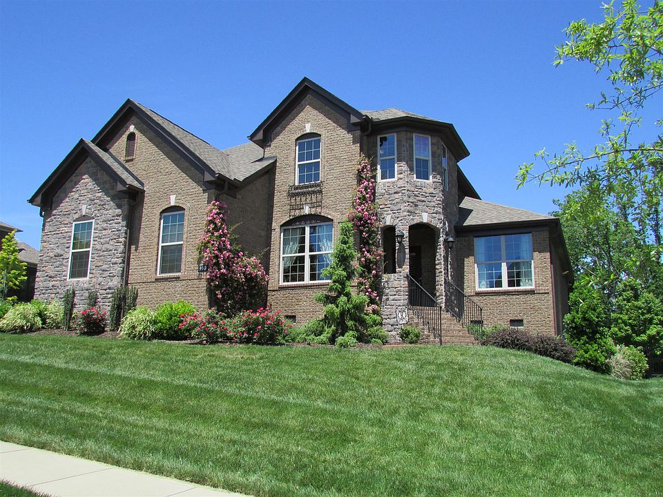 1st image of 460 Victorian Park Cir