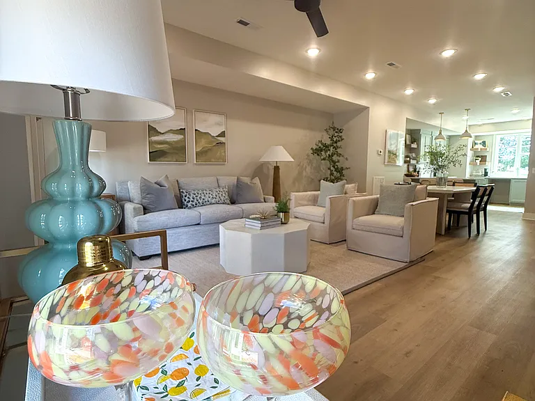 512 Mobile St — Photo 18