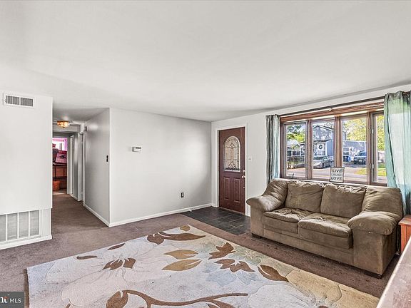 5th image of 2219 Lodge Farm Rd