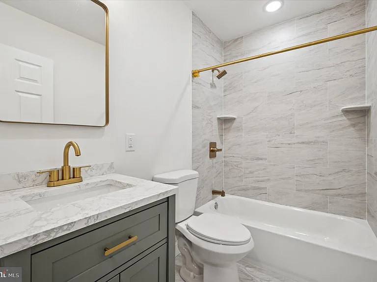 2534 S 61st St #2 — Photo 9