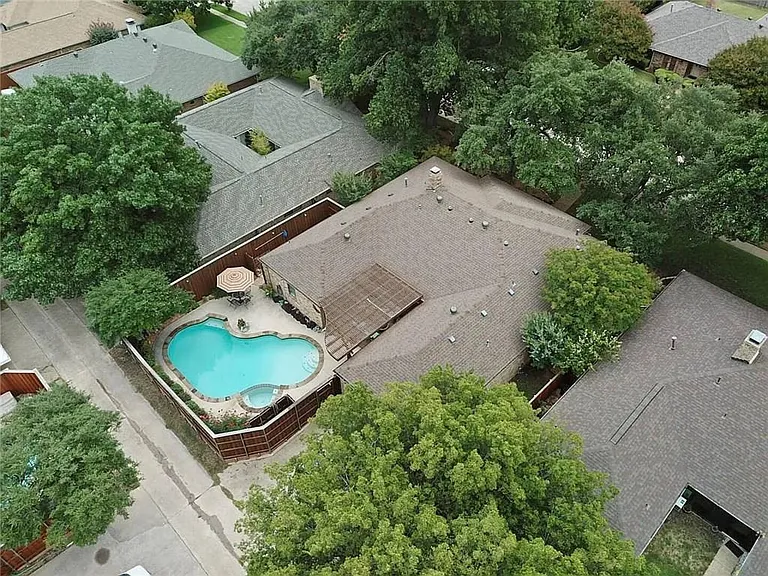 2403 Blue Cypress Dr — Photo 29