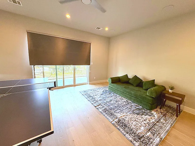 2228 Wycliff Ave — Photo 15
