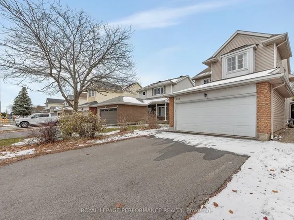 644 Valin St, Ottawa, ON K4A 3S9