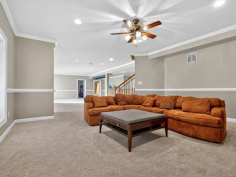 401 Hilton Head Ct — Photo 54