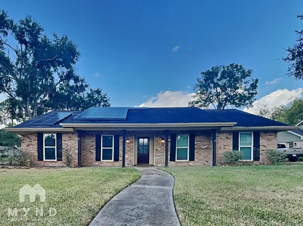 4003 Highknoll Ln, Seabrook, TX 77586