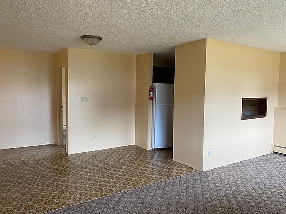 4th image of 9912 95th St Unit 1