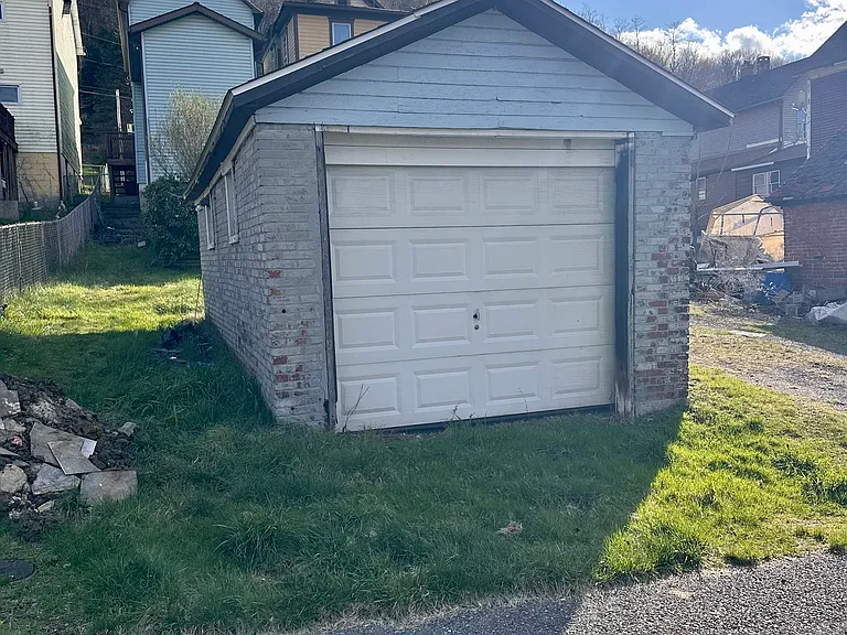 934 Virginia Ave — Photo 10