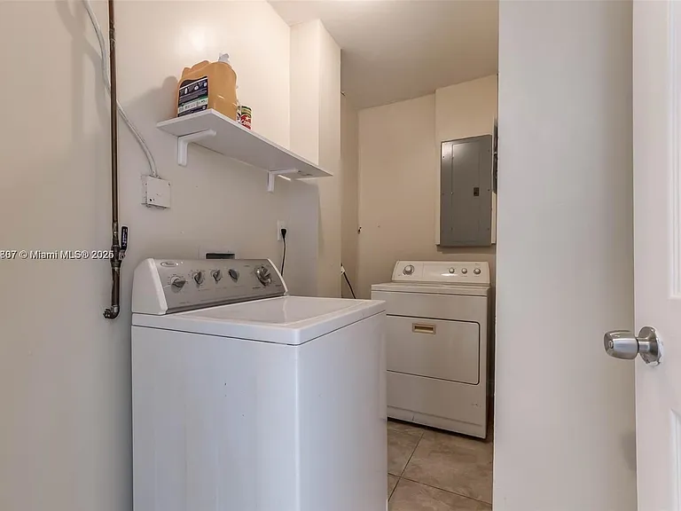 1695 SW 11th St #203 — Photo 10
