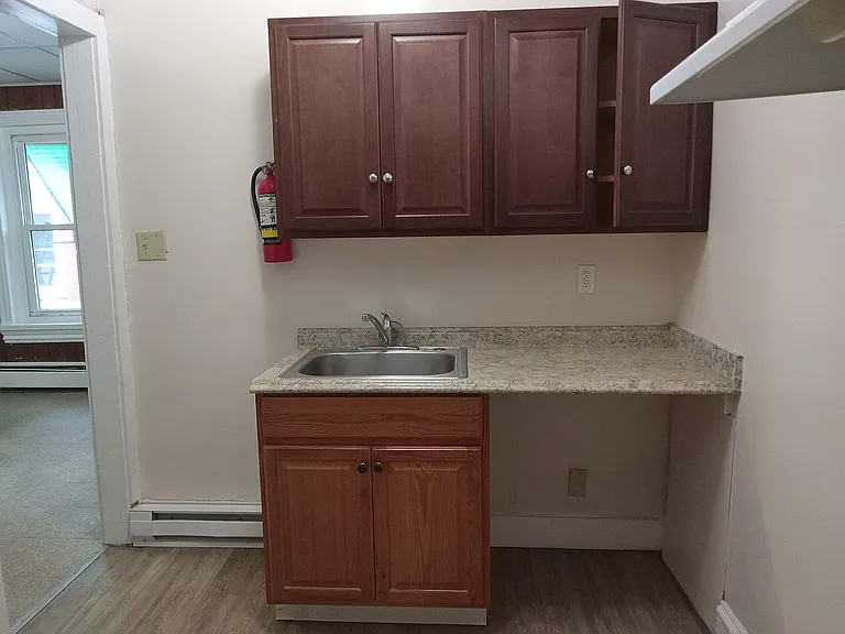 52 N Pearl St — Photo 8
