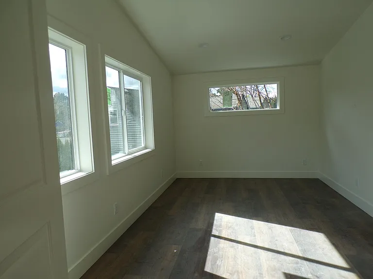 1400 Dollar St — Photo 6