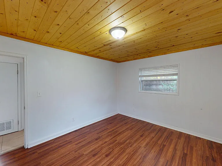 6926 Camelot Rd — Photo 11