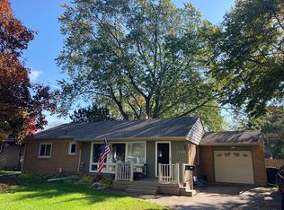 1708 Airfield Ln, Midland, MI 48642