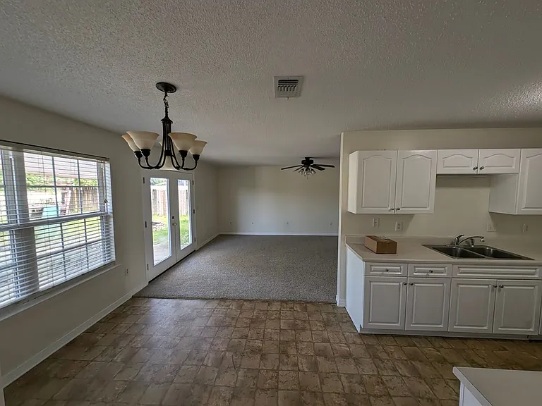 223 Tiffot Ct — Photo 13