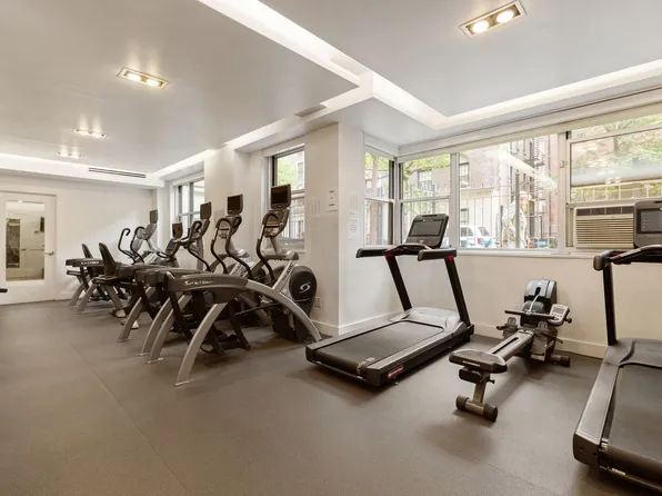 11 Fifth Avenue image 10 of 12