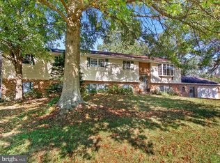 4031 N Rohrbaugh Rd, Seven Valleys, PA 17360