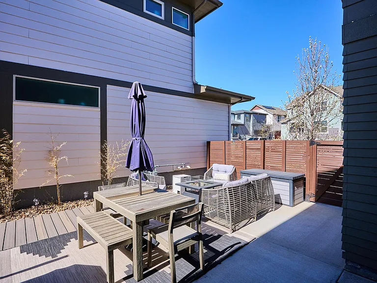 9714 Bennett Peak St — Photo 37