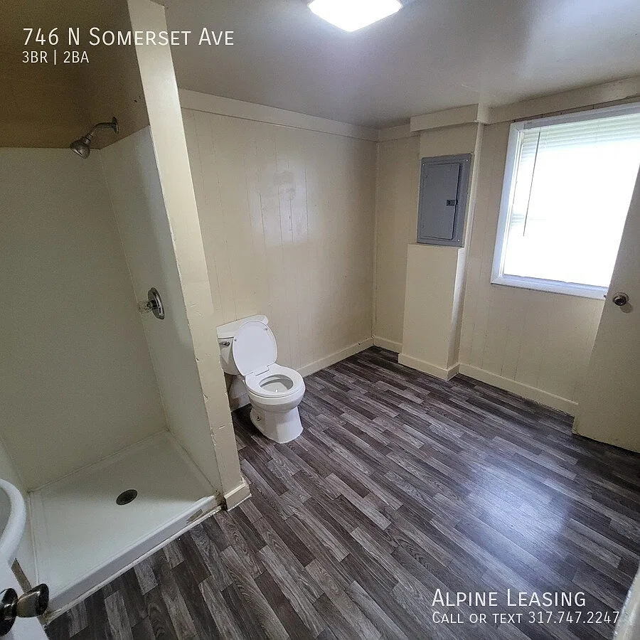 3 bed, 2.0 bath, $995 — Photo 3