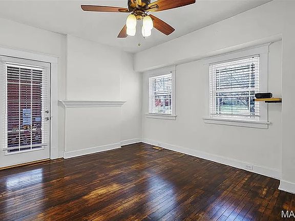 3rd image of 2326 Bellevue Ave