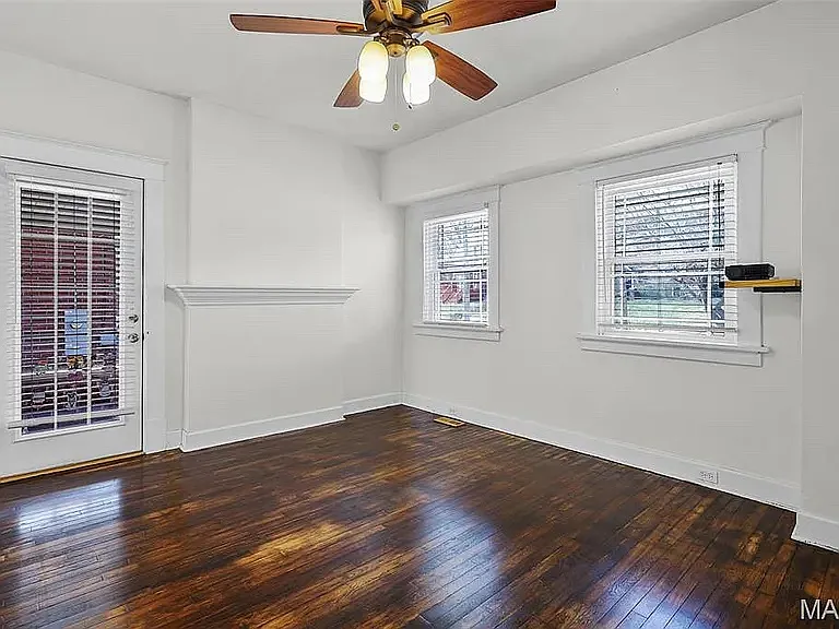 2326 Bellevue Ave — Photo 3