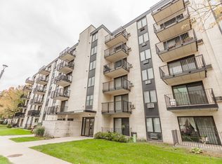 9128 W Terrace Dr APT 3B, Niles, IL 60714