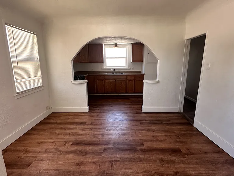 601 Orange Ave — Photo 2