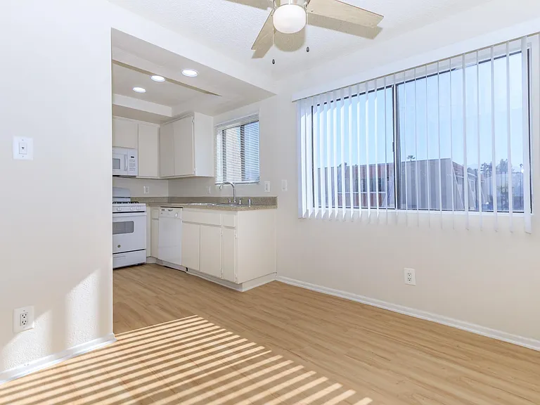 2 Bed 2 Bath Upstairs Dinning Area