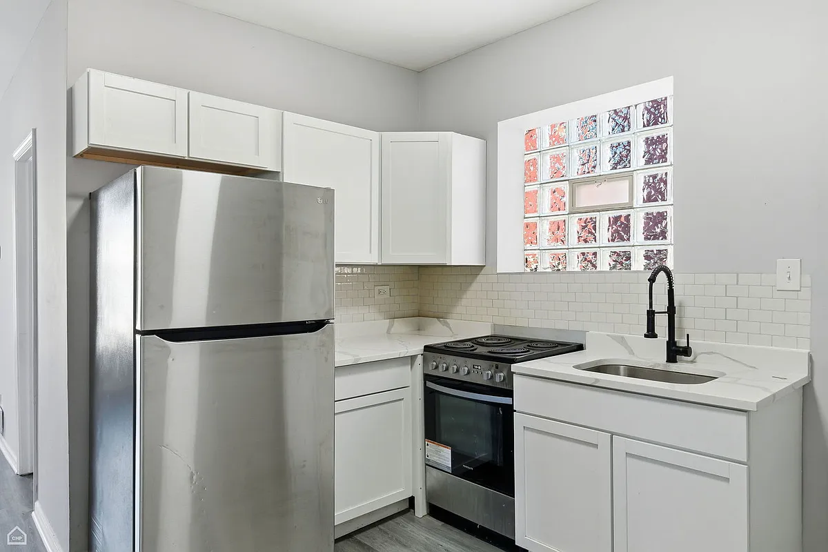 Building Photo - 16 E 118th Pl #1F