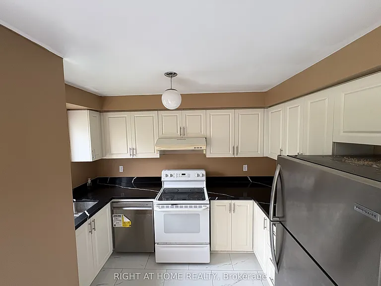 5030 Heatherleigh Ave #127 — Photo 8