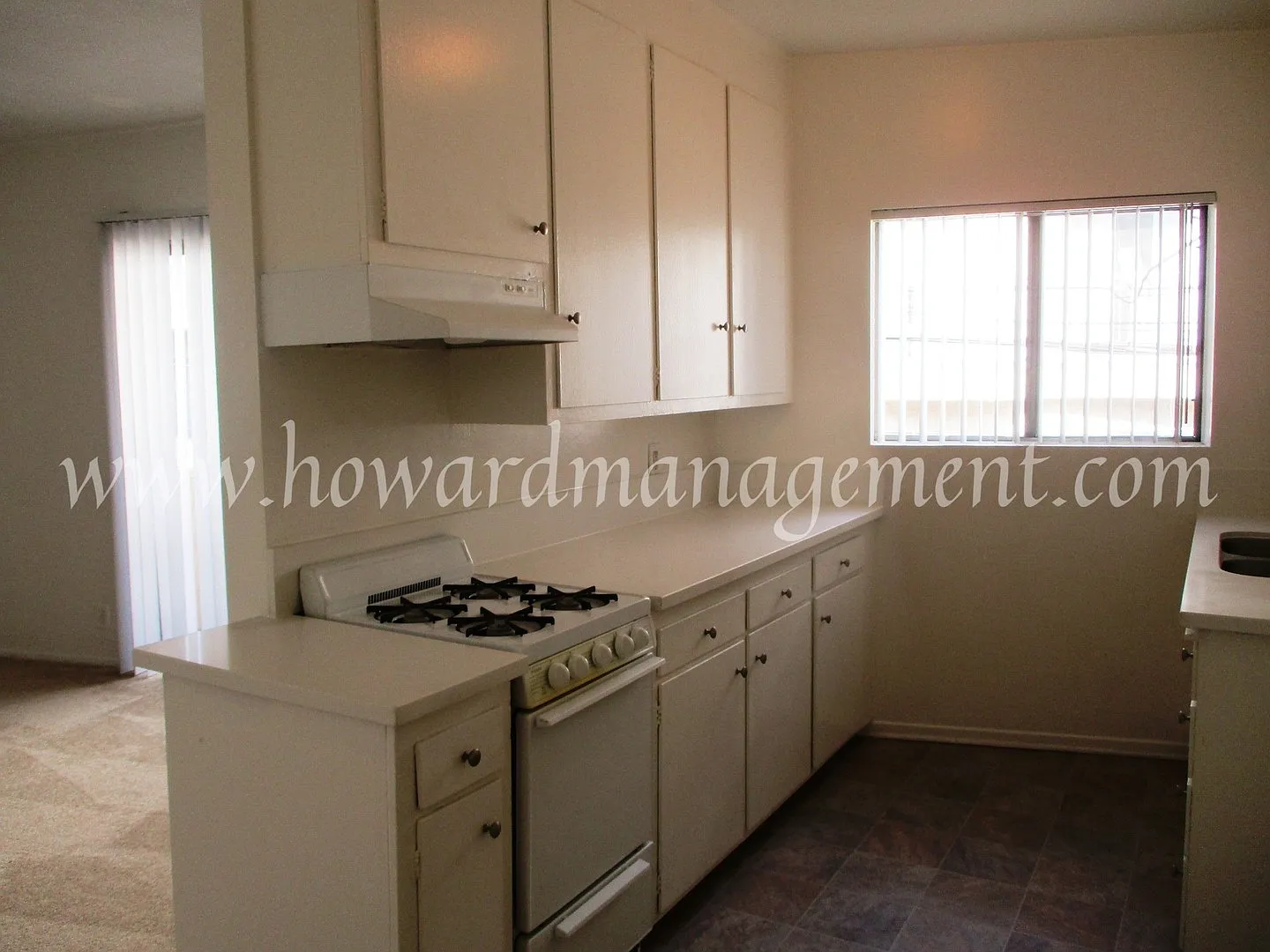 4250 Lindblade — Photo 3