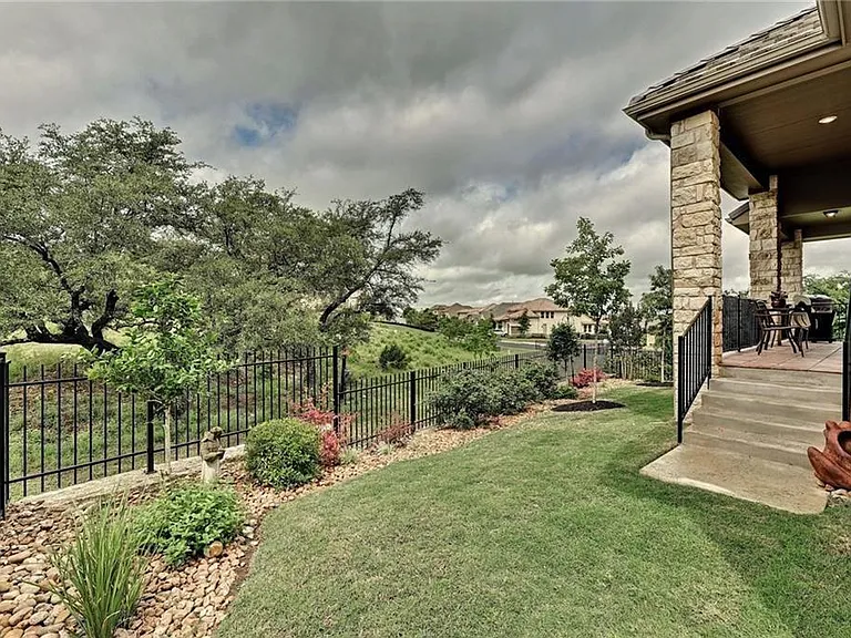 208 Maxwell Way — Photo 25