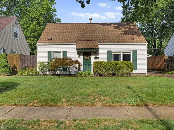 1960 Tudor St, Cuyahoga Falls, OH 44221