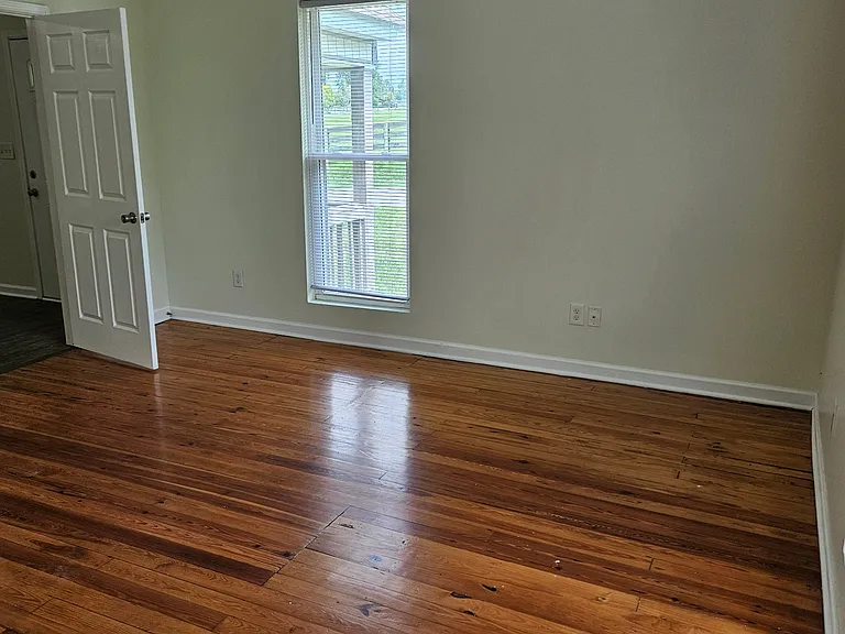 1566 Normandy Rd — Photo 14