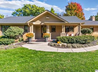 1221 S 107th St, Omaha, NE 68124