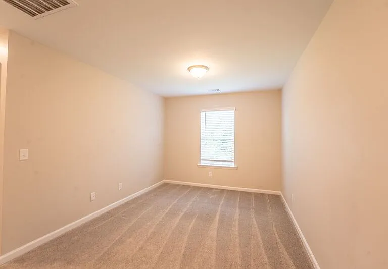 257 Cromer St — Photo 35