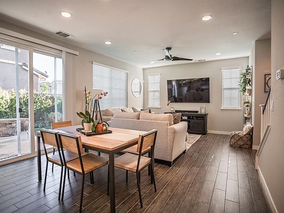 5th image of 1169 Oakbriar Cir