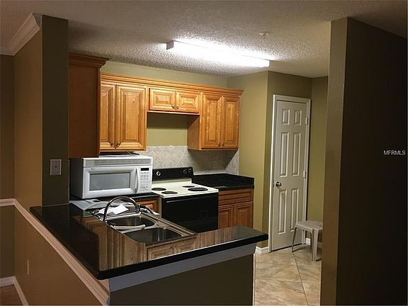 3rd image of 1939 Summer Club Dr APT 213