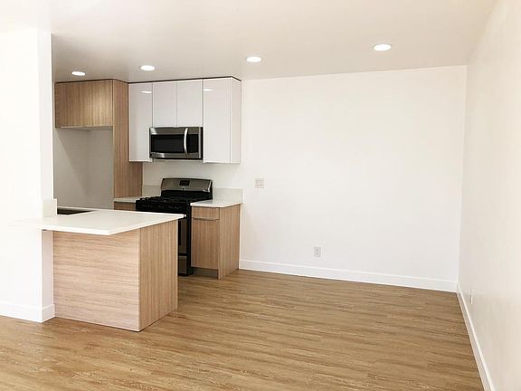 5th image of 1949 Park Grove Ave APT 4