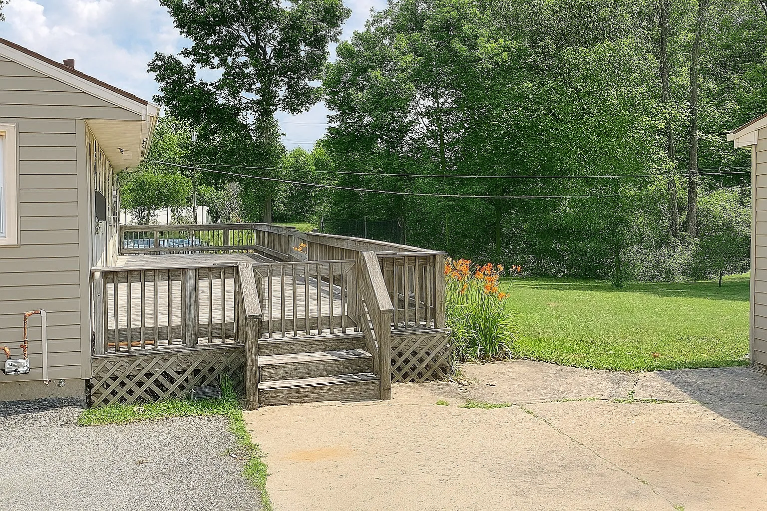3 bed, 2110 sqft, $2,000 — Photo 2