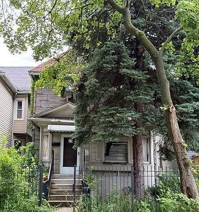 3rd image of 171 N Lorel Ave