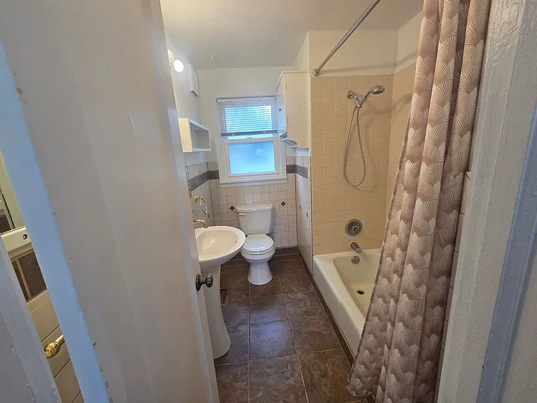 3703 W Rockwell Ave — Photo 33