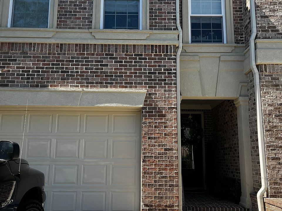 1st image of 3381 Regent Pl SW