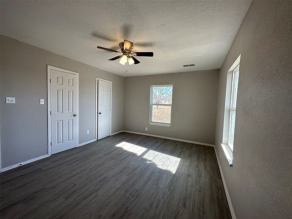 5th image of 717 E Lamberth Rd